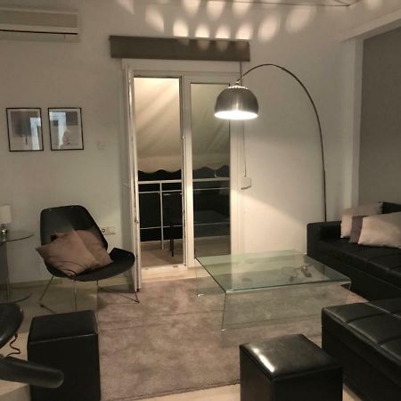 Renovated Minimal Apartment Next To Metro Αθήνα Εξωτερικό φωτογραφία