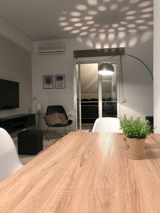 Renovated Minimal Apartment Next To Metro Αθήνα Εξωτερικό φωτογραφία
